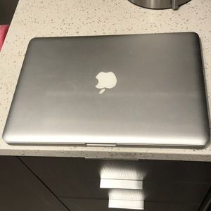 Apple MacBook 13inch (2012)